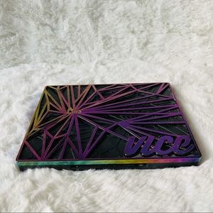 Urban Decay VICE 4 Eyeshadow Palette rainbow goth